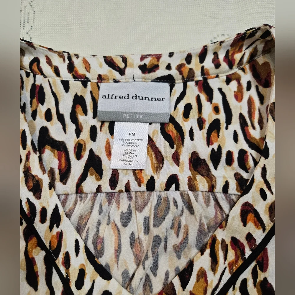 ALFRED DUNNER ANIMAL PRINT LONG SLEEVE BLOUSE PETITE Sz PM - Picture 3 of 9